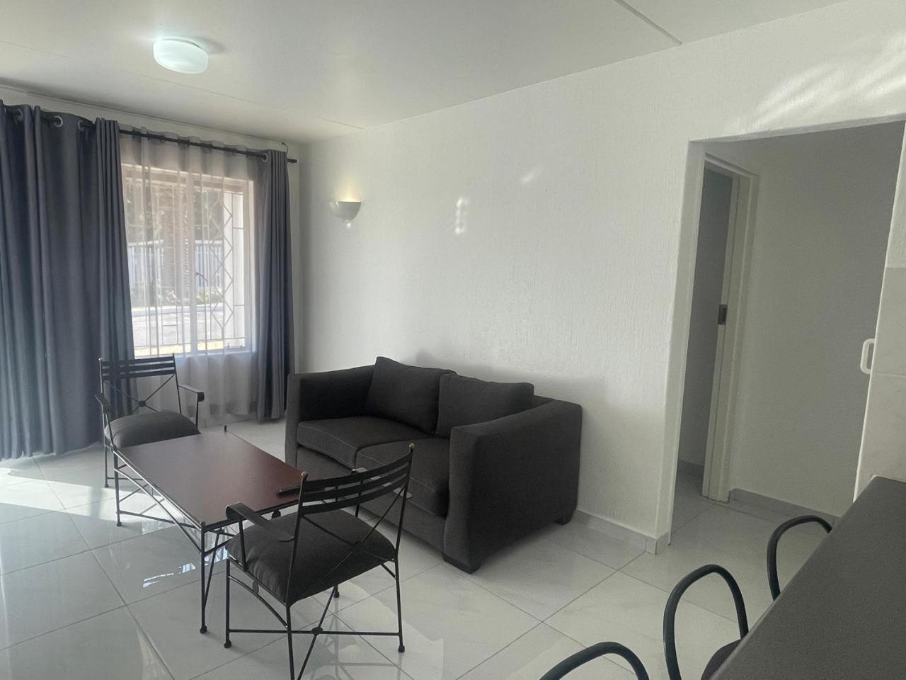 Palmar Hotel โจฮันเนสเบิร์ก ภายนอก รูปภาพ
